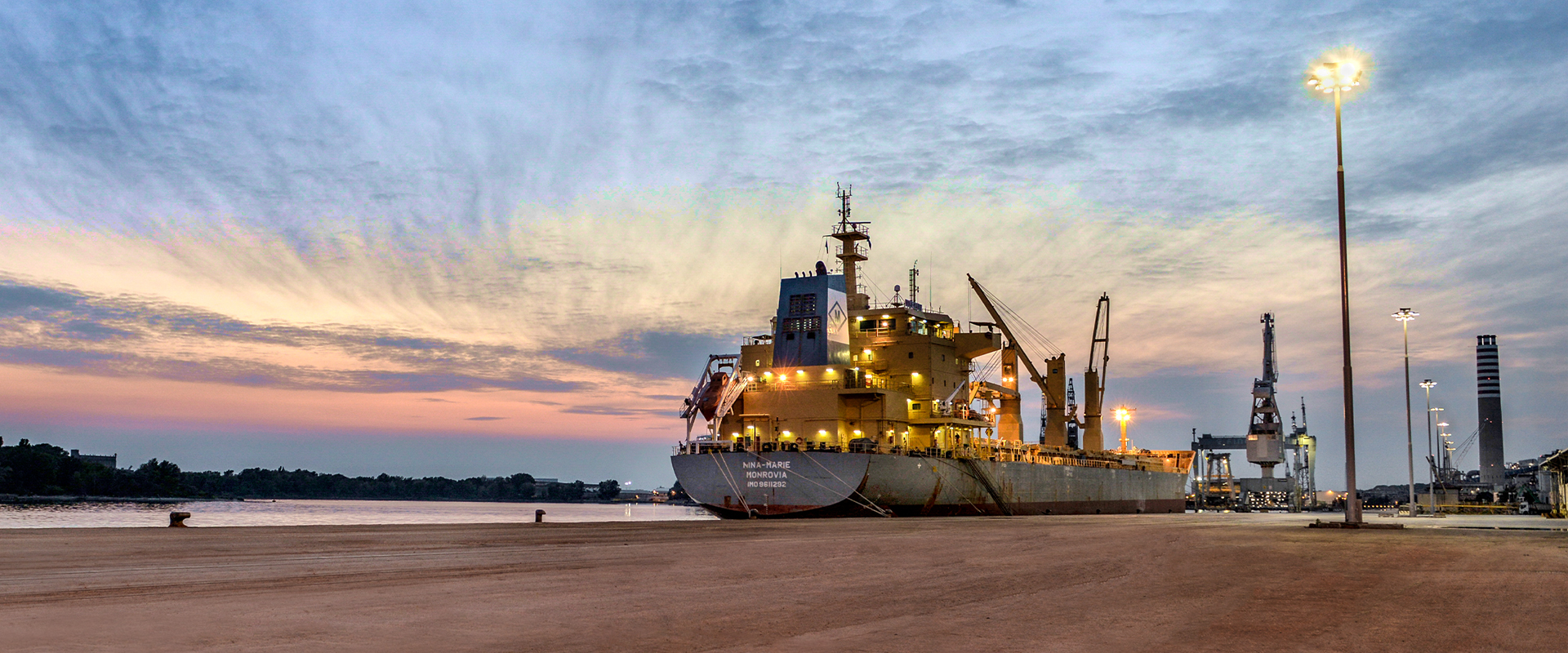 Monfalcone-havn-områdebelysning